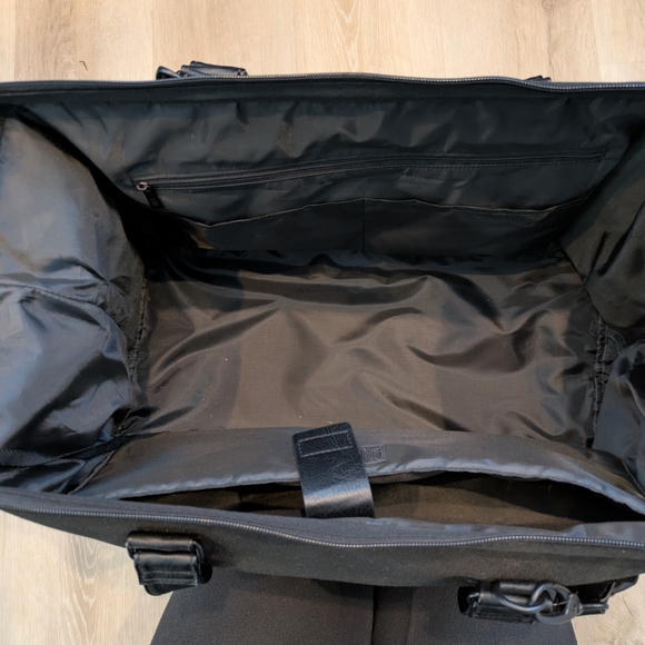 Beis Weekender Bag - Picture 5 of 10